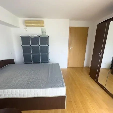 Cronos Apartment *